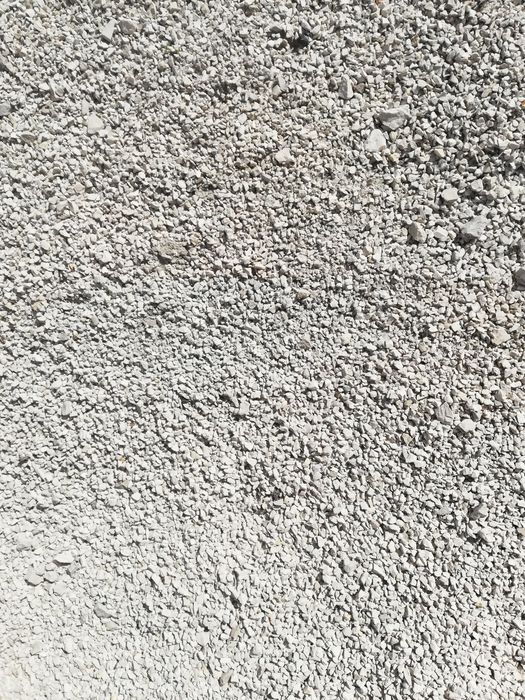 Czarna ziemia ogrodowa oraz piach, wiślany,miksokret, kruszywa, kamień