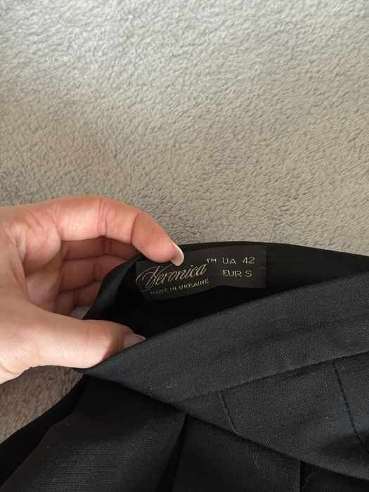 Тенисная черная юбка