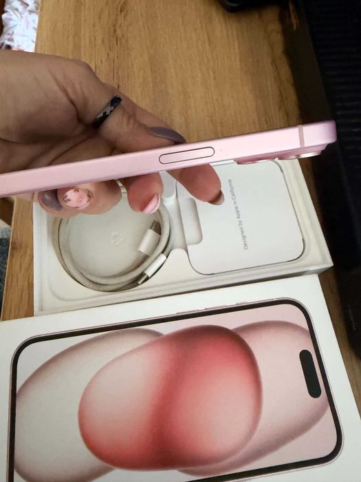 iPhone 15  128GB