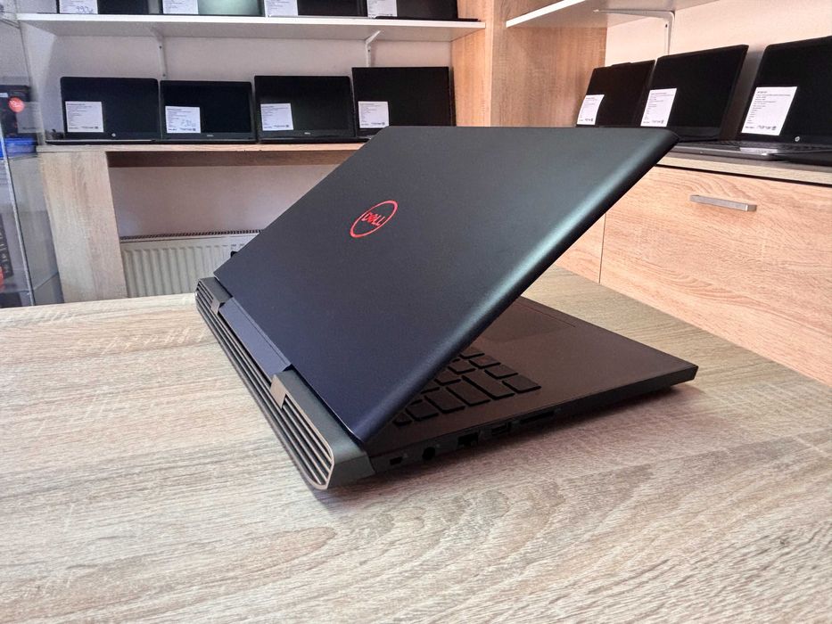 Laptop gamingowy Dell Inspiron 7577 - i7-7700HQ, 16GB ram, 512GB SSD, Nvidia Geforce GTX