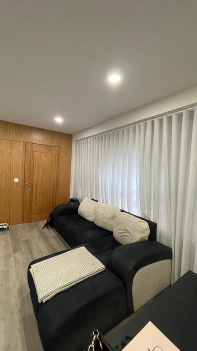Sofá com chaise longue