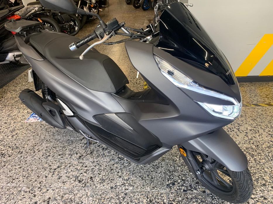 Honda PCX de 2020 em estado Irrepreensível. 12897 Kms Sempre assistida na Honda