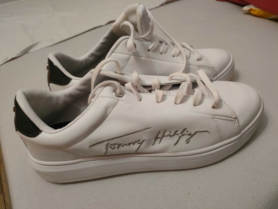 sprzedam skórzane buty sportowe