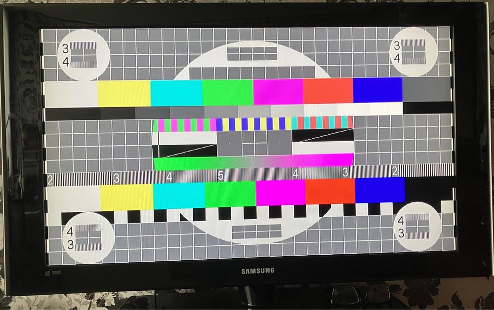 Телевизор Samsung (диагональ 37")