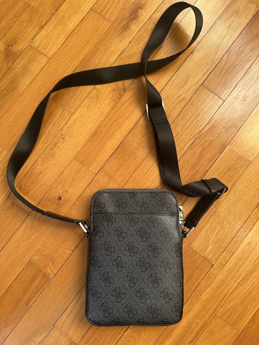 Сумка та сукні ціни в описі