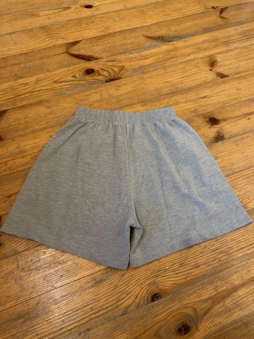 жіночі шорти розмір m,гарно сядуть на s