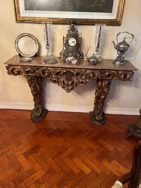 Credencia estilo antigo