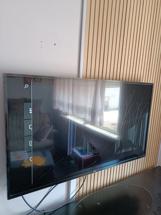 Vendo TV LG (ecrã partido)