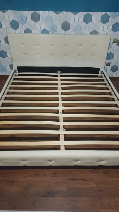 Rama łóżka pod materac 180x200