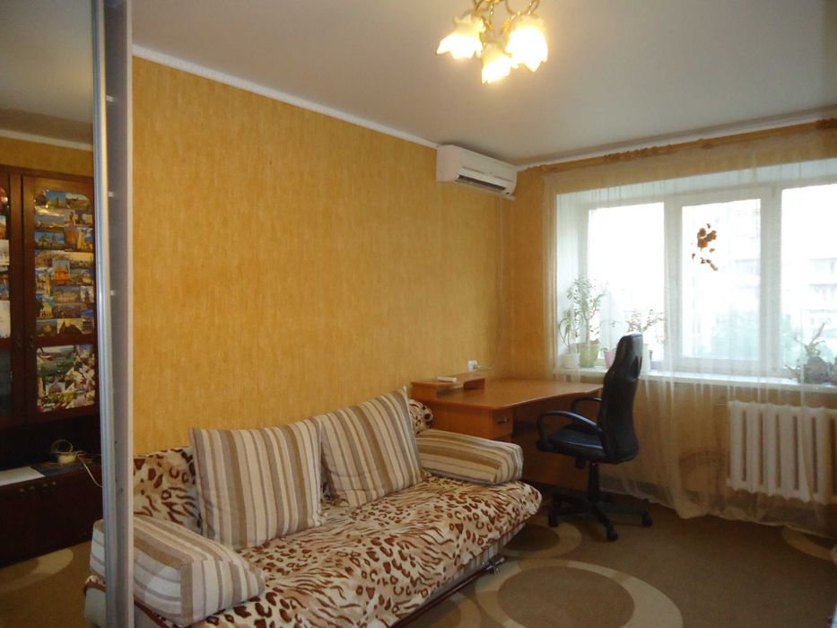 продаж 3 кімнатної квартири Бедзая 3 Слобідська  гарний стан квартири чудовий район,все поруч