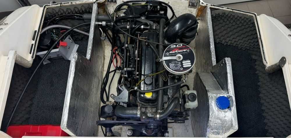 Łódź motorowa, kabinowa RIO 550 cruiser Mercruiser 3.0L 135KM