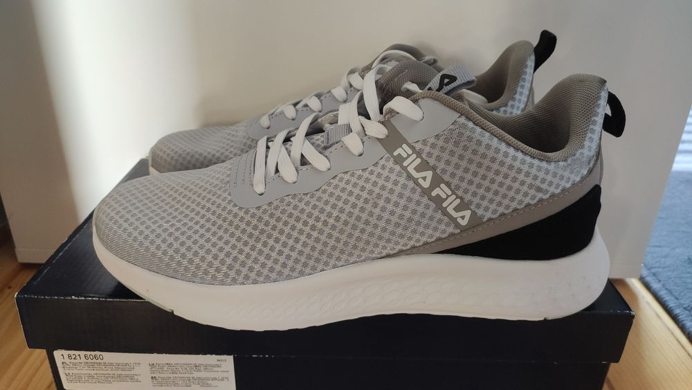 Buty siateczkowe Fila rozmiar 39, wkładka 26cm