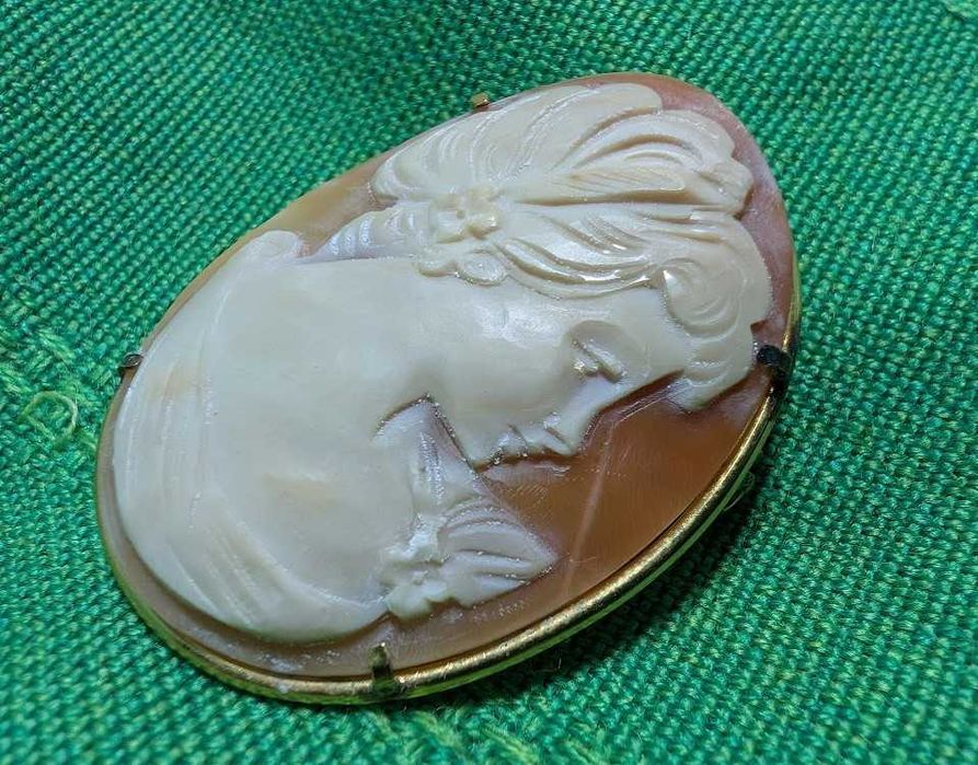 Винтажная брошь кулон камея из раковины, авторская вручную, вырезанная