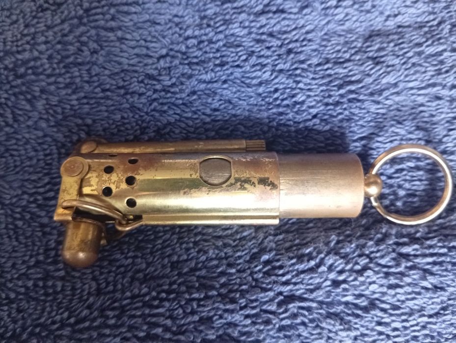 Isqueiro de trincheira, meados do séc xx