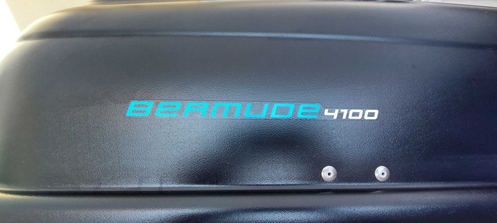 Mala de tejadilho Norauto bermude 4100 com as Barras Thule respectivas