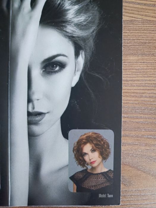 Peruka syntetyczna - kręcone włosy