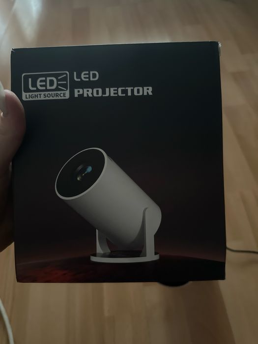 Проектор для домашнього кінотеатру