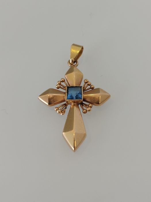 Medalha cruz em ouro de 19,2kt