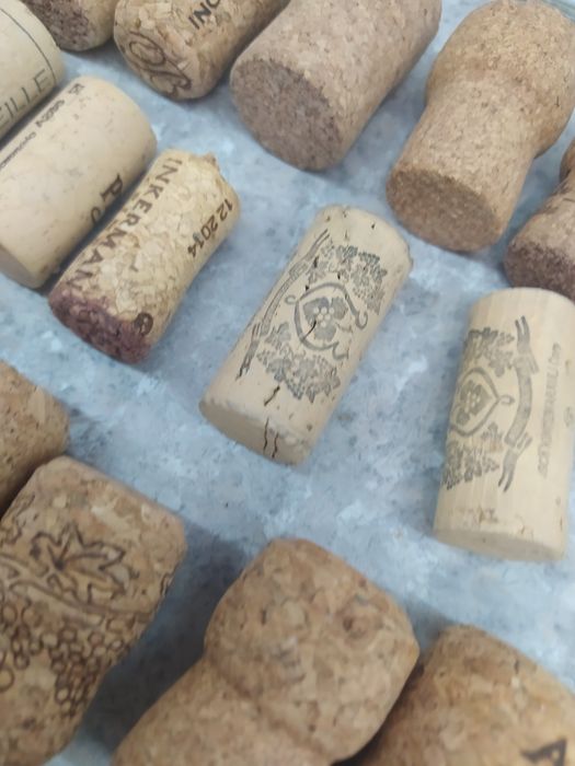 Пробки от вина и шампанского б/в