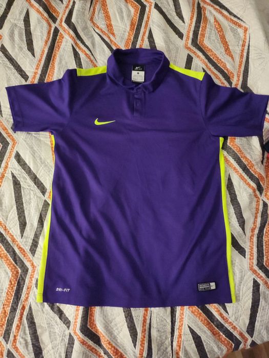 T-shirt Nike tamanho 12/13 anos
