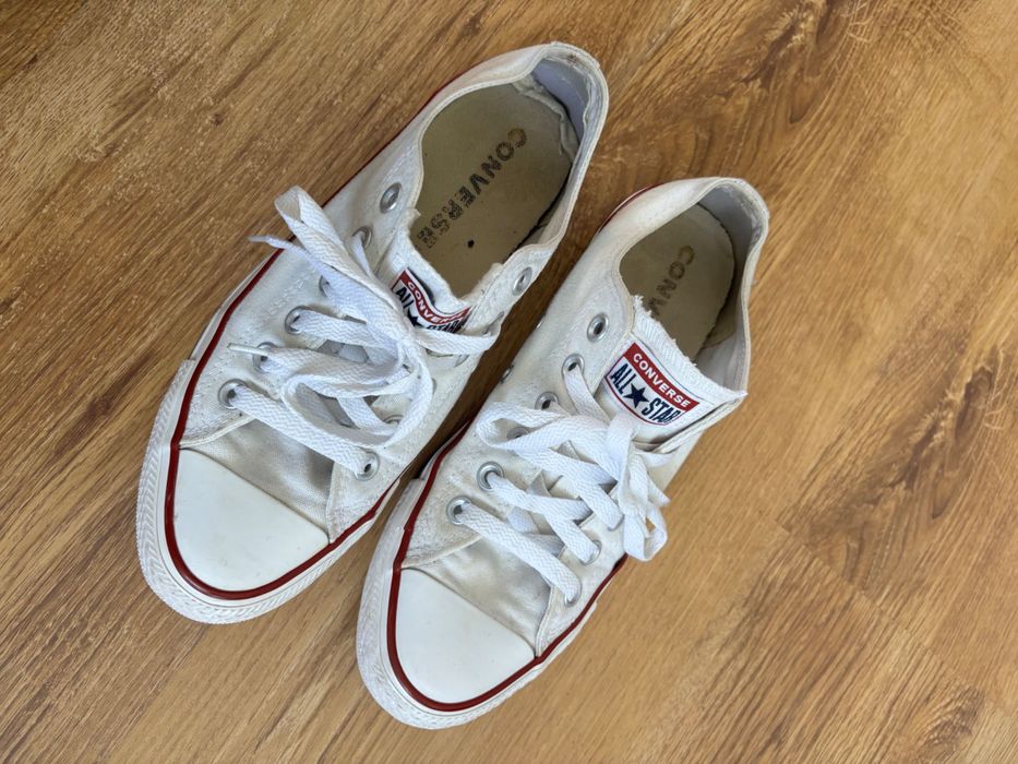 białe conversy trampki buty