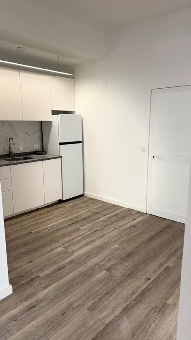 Aluga-se espaço comercial