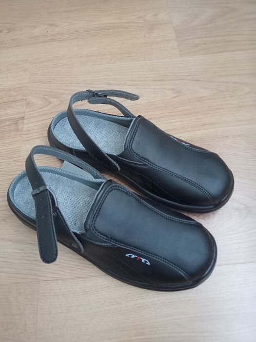 Nowe buty robocze klapki