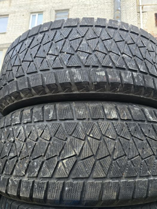 275/50R22 Bridgestone Blizzak DM-V2