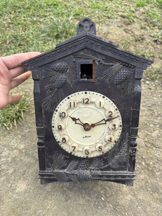 Продам старовинний вестат для ткання, годинник та багато іншого.