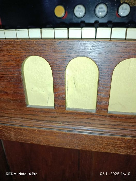 Lindholm harmonium (фісгармонія)