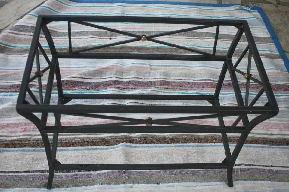 Mesa de centro em ferro com 2 vidros