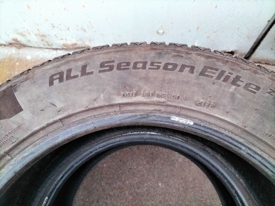 Opony wielosezonowe 235/55R18 4 szt