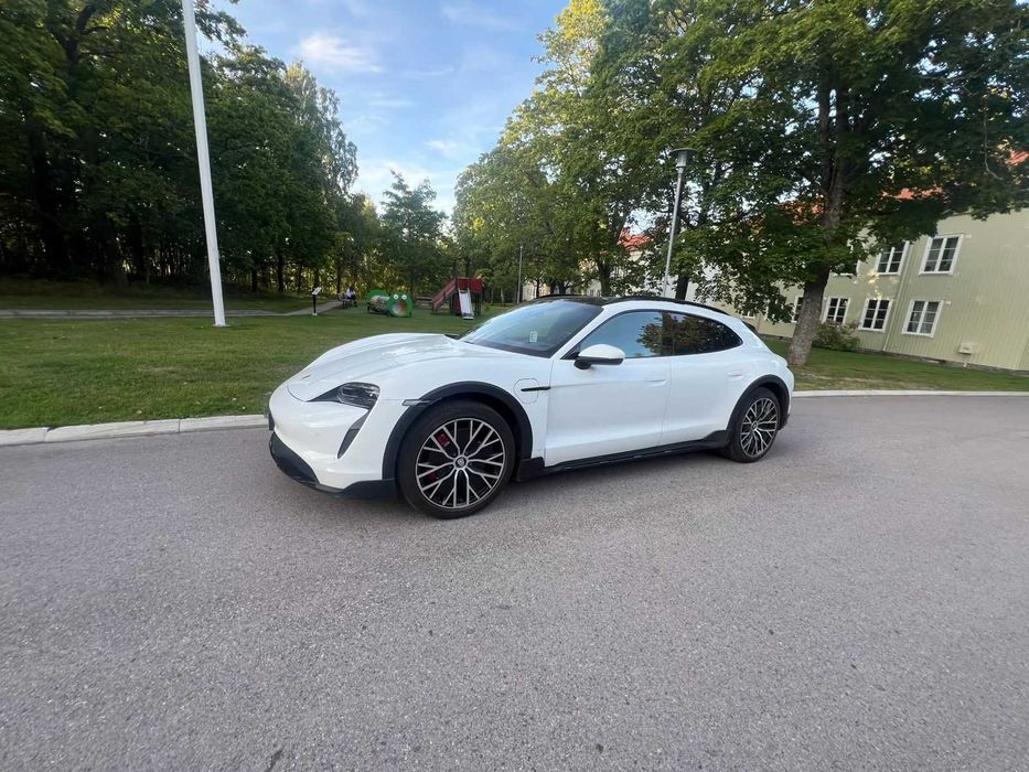 Porsche taycan 4S cross turismo