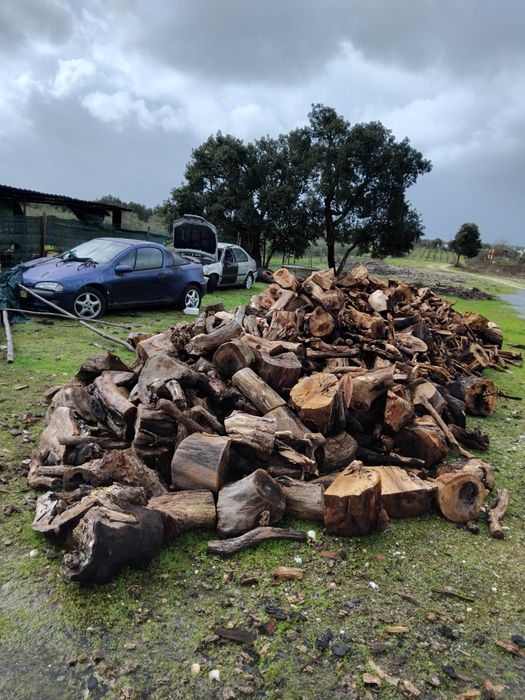 Vende se lenha de sobro