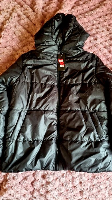 Продам лёгкую новую демисезонную куртку