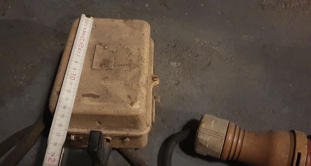 Włącznik z wtyczką