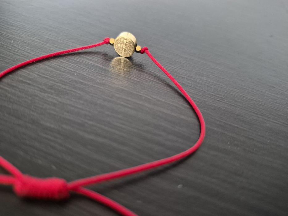 Bransoletka sznurkowa św. Benedykt 8mm stal