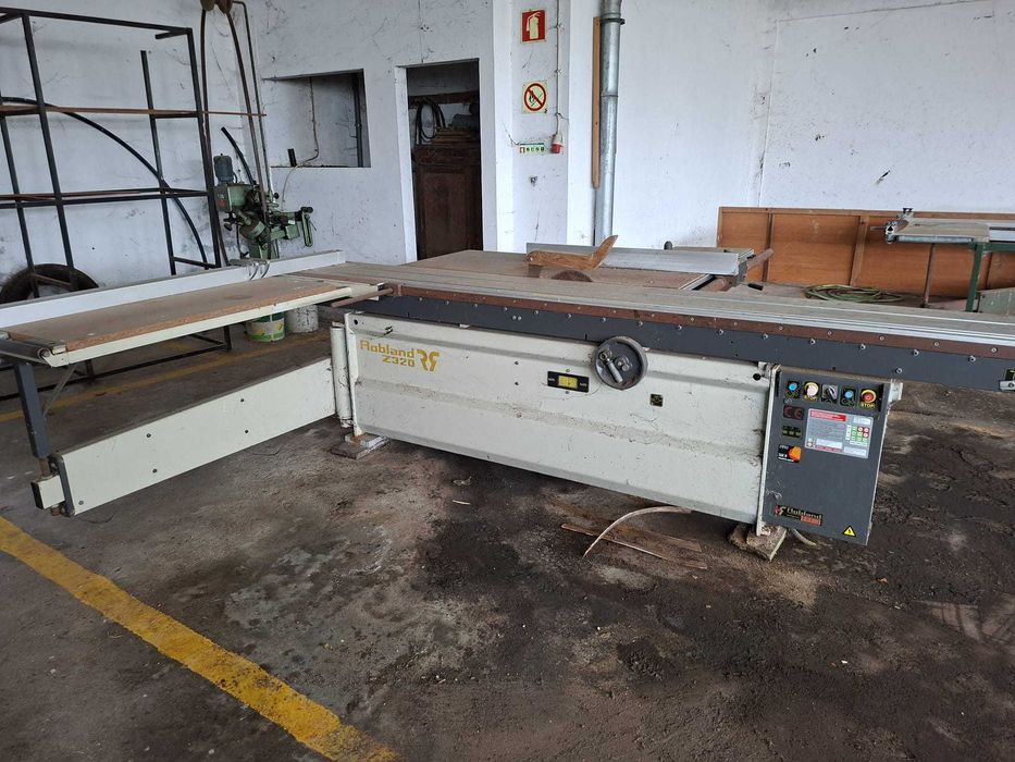 Serra Esquadrejadora Robland Z320 – Profissional | Mesa Deslizante