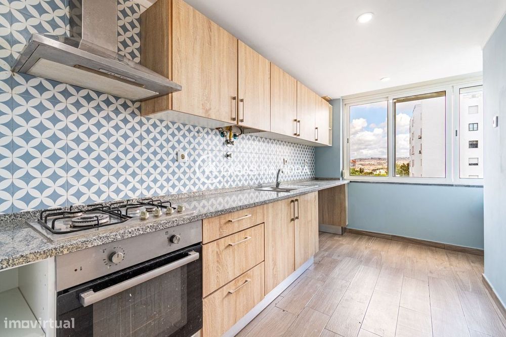 Apartamento Duplex com Suite no Sótão | Benfica  Bairro das Pedralvas