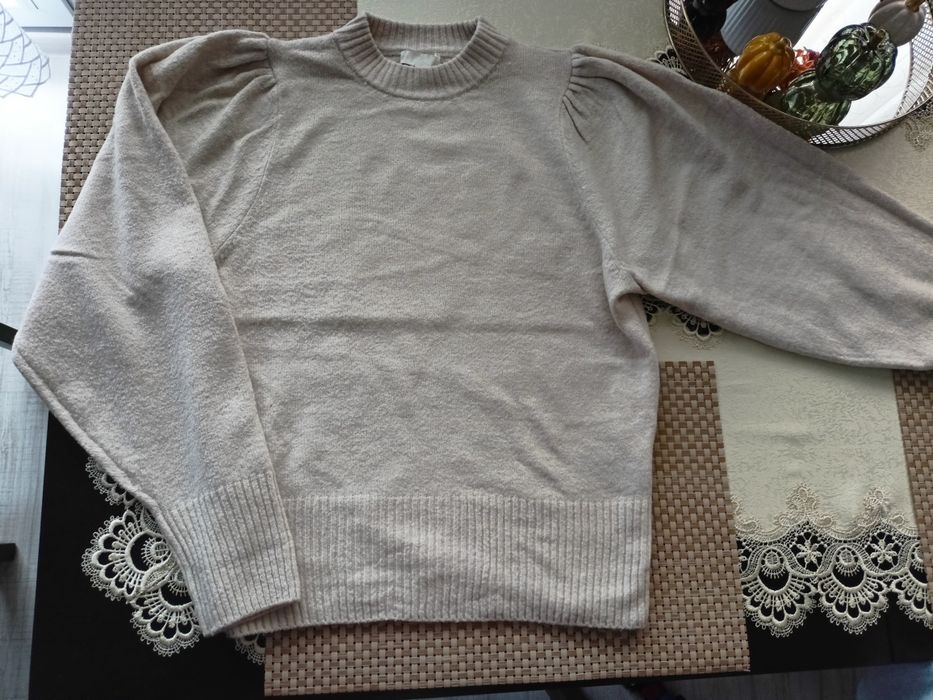 Sweter z bufkami H&M kolor beżowy  roz.s