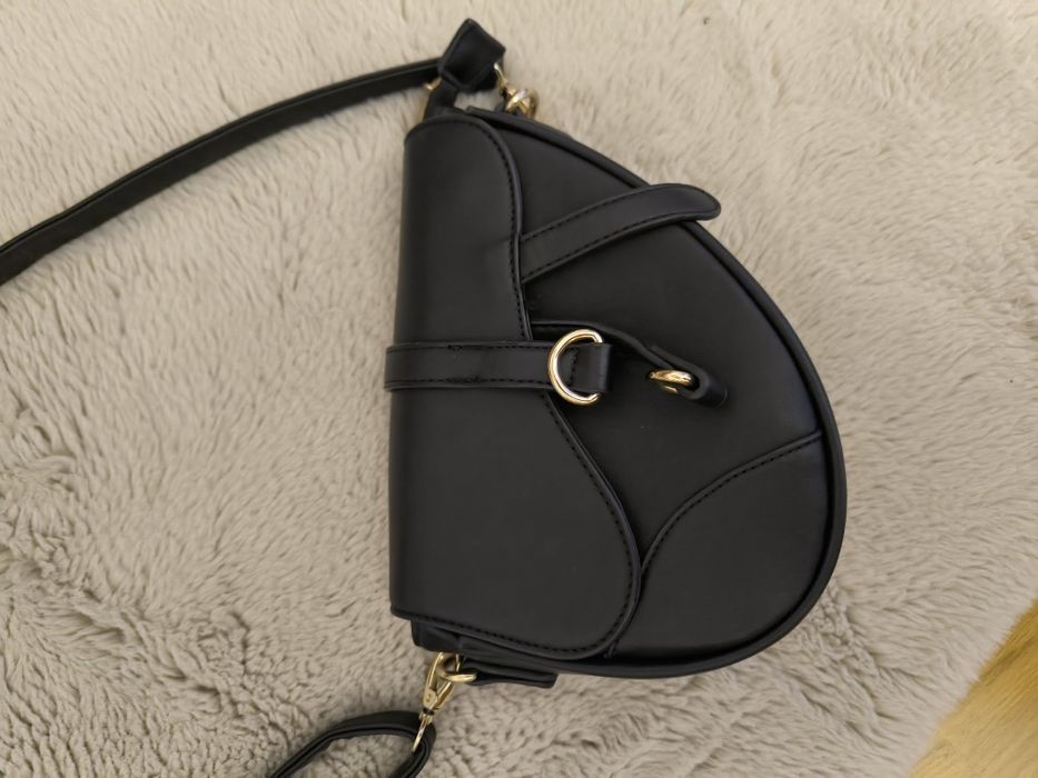 Маленька сумка через плече