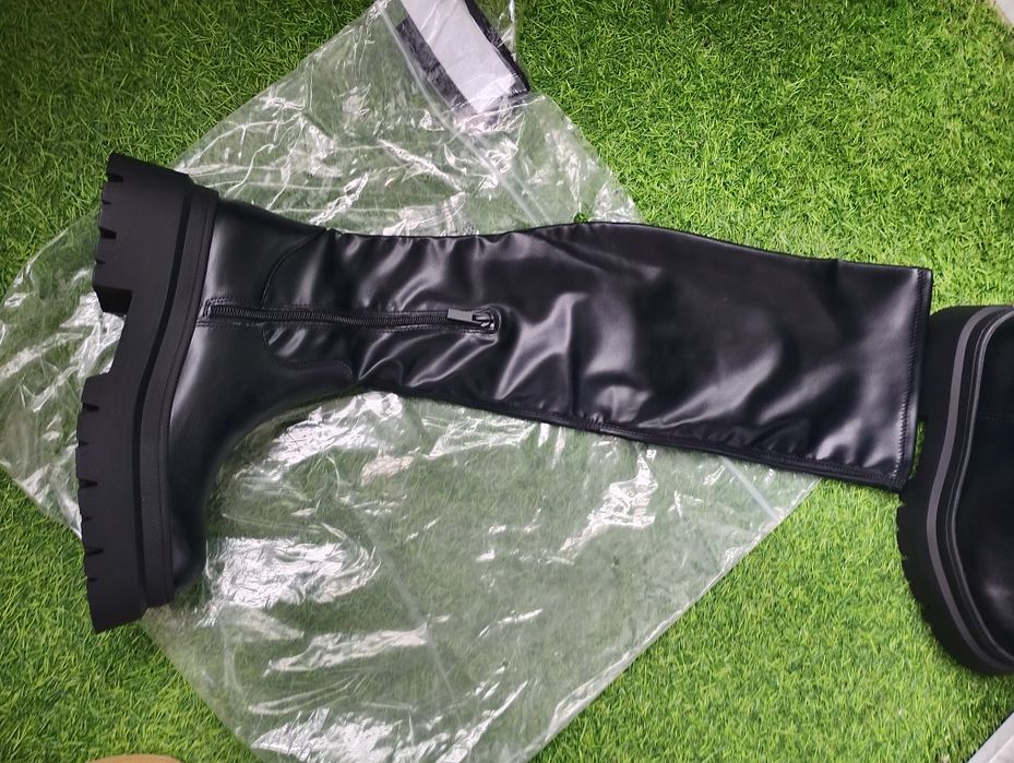 Botas Pull e Bear