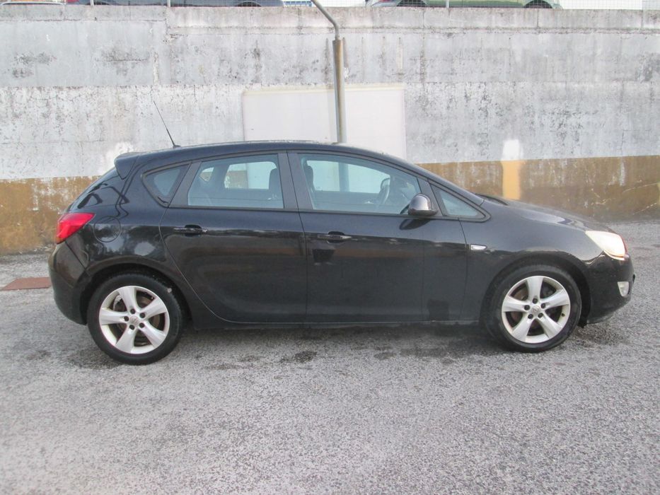 Opel Astra J 1.7 CDTI 125cv (6 Vel.) – 2010 – Nacional