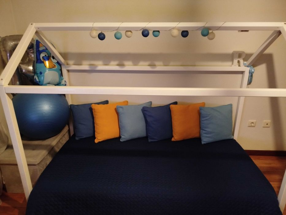 Cama Montessori com colchão incluído