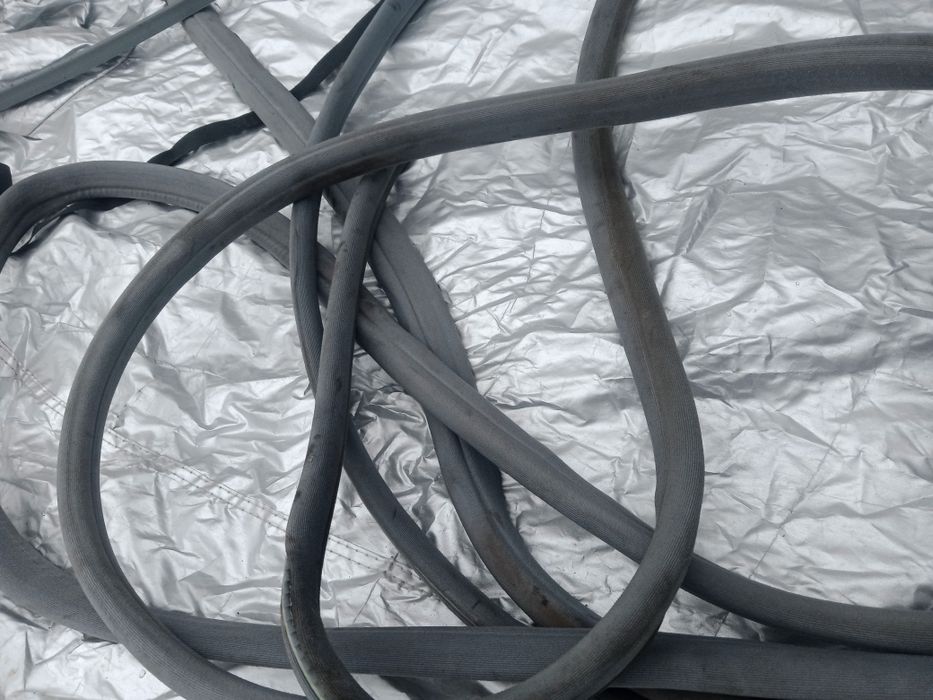 Уплотнители дверей на Mercedes W 210