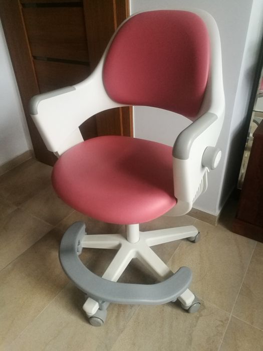 Krzesło biurkowe dizajnerskie.