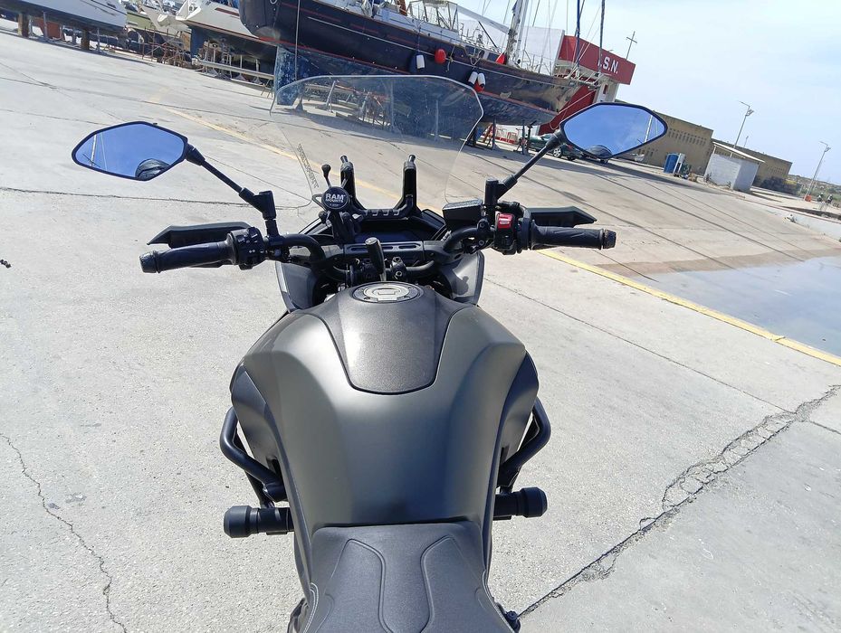 motocicleta Yamaha Tracer 7 GT