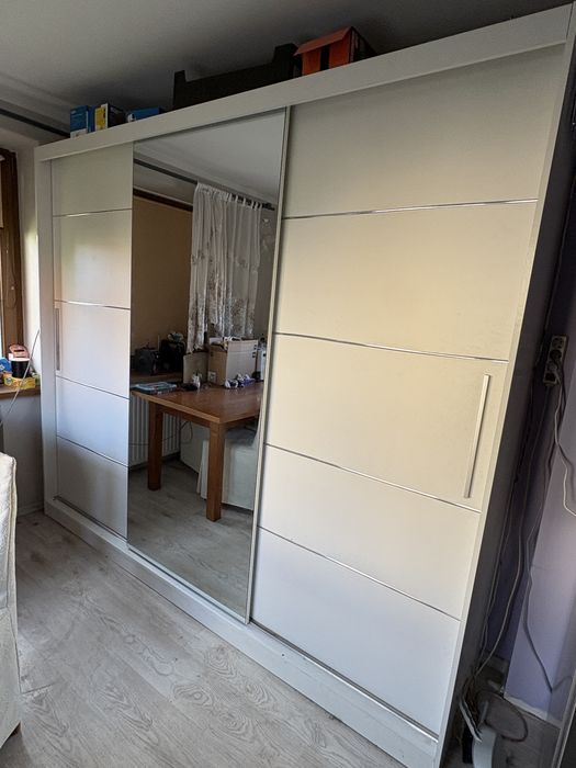 Szafa duża z podświetleniem led