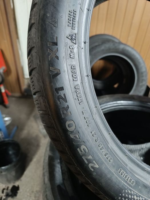 275/40 R21 , 305/35 R21 Continental.