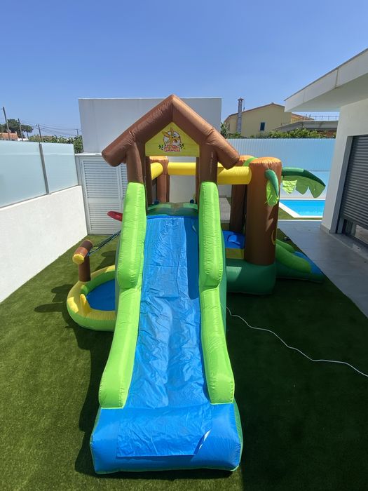 Aluguer trampolim insulflavel pipoca e algodão doce